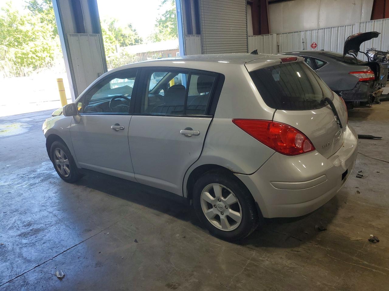 Nissan Versa 1.8 S