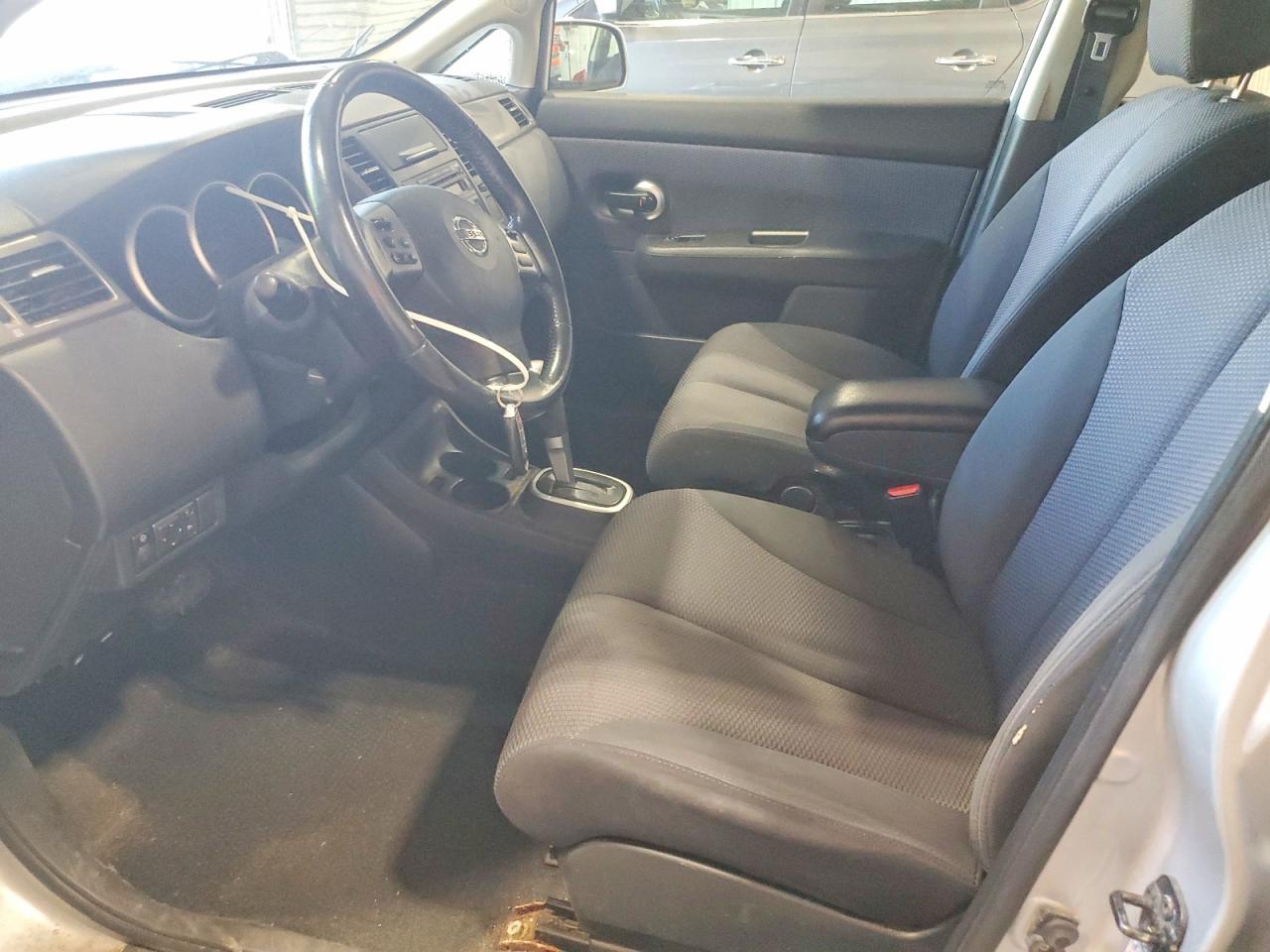 Nissan Versa 1.8 S