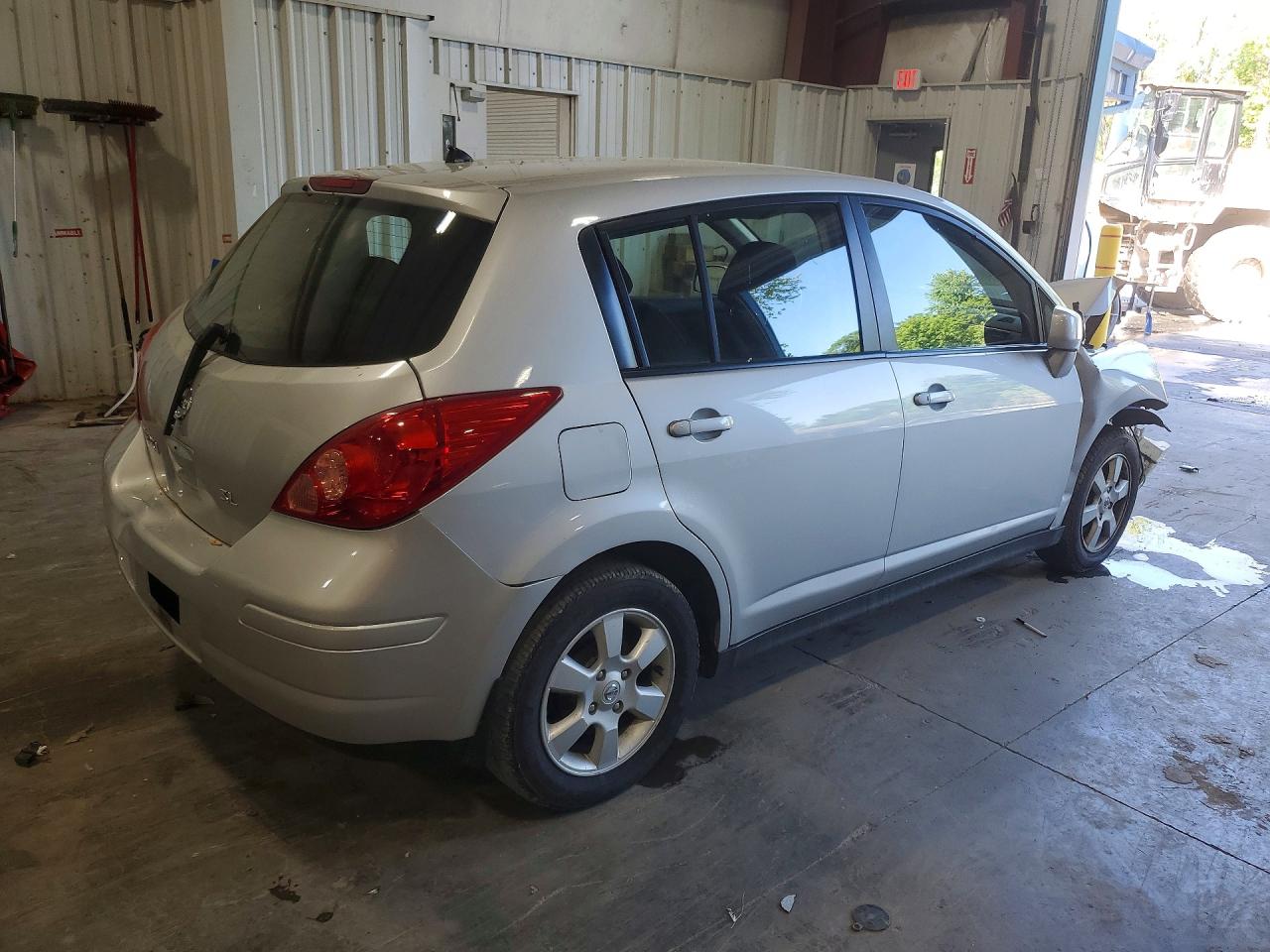 Nissan Versa 1.8 S