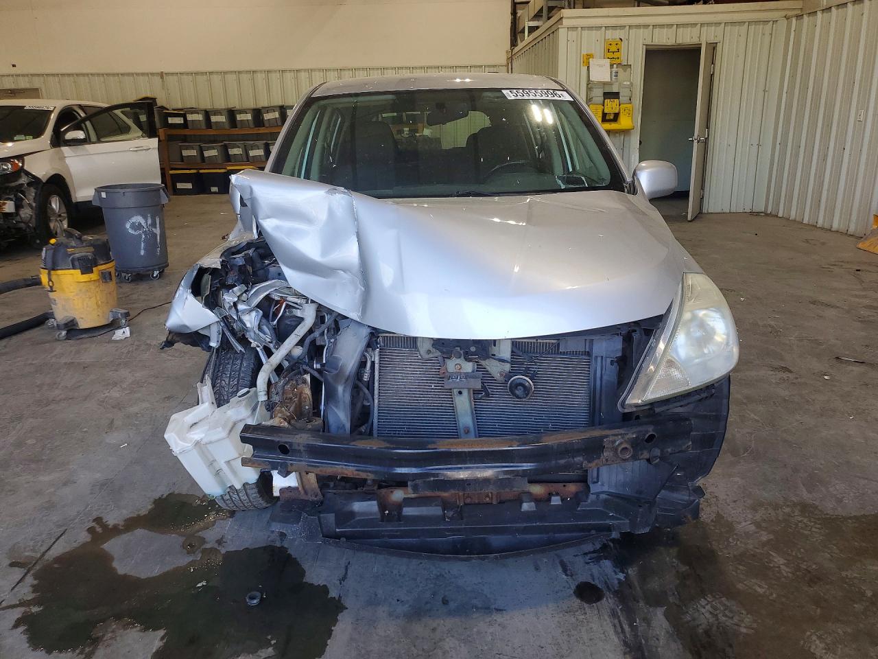 Nissan Versa 1.8 S