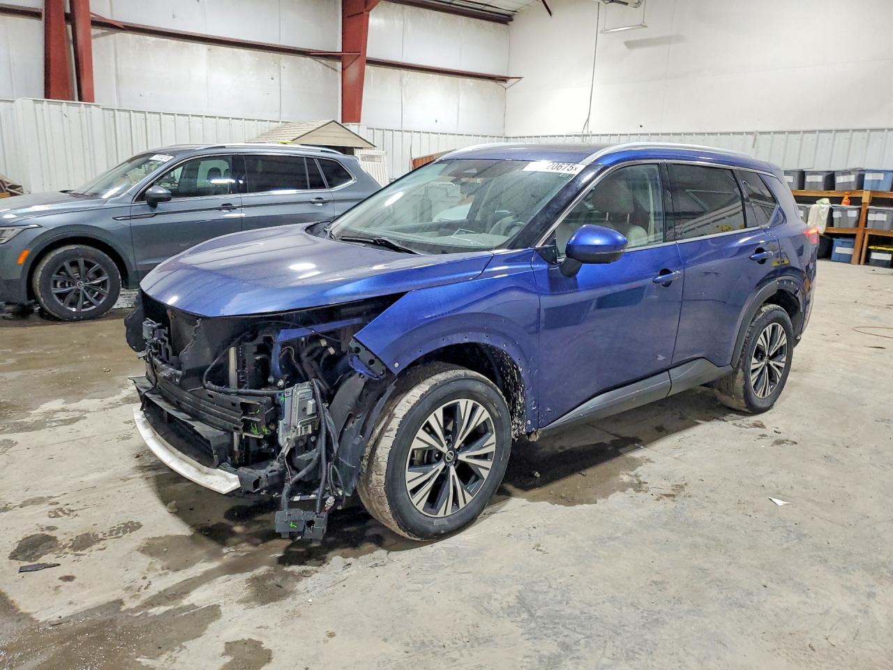 Salvage Nissan Rogue Image
