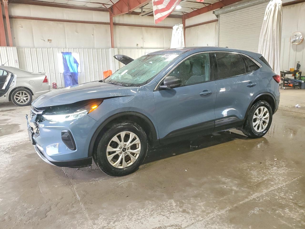 Salvage Ford Escape Image