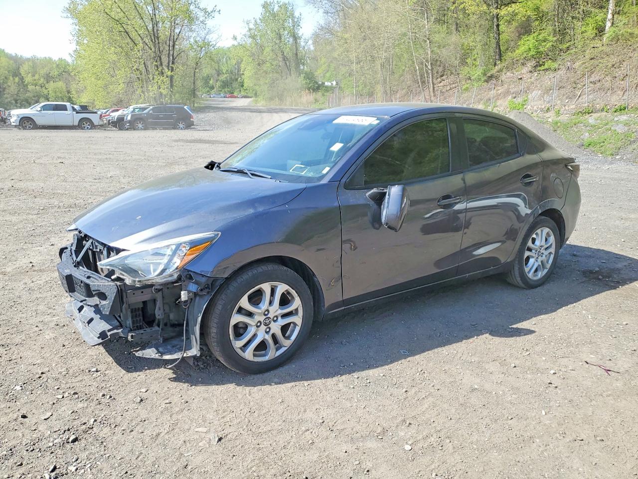 Salvage Toyota Yaris Image