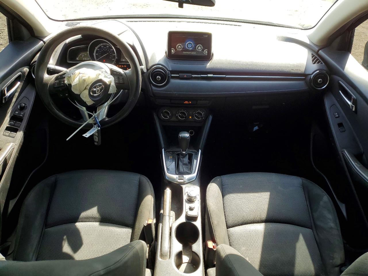 Toyota Yaris Base