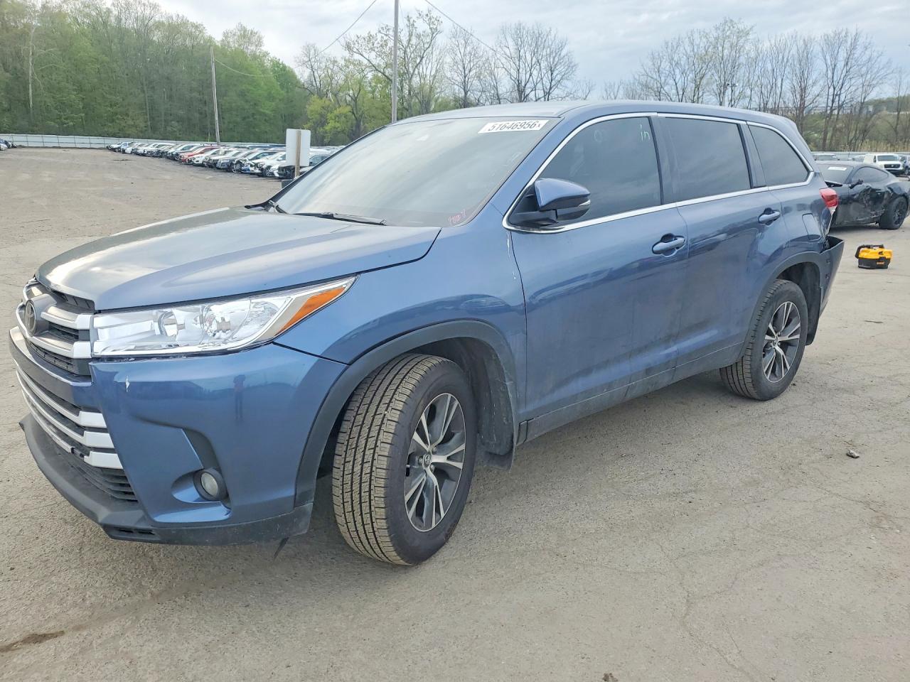 Salvage Toyota Highlander Image