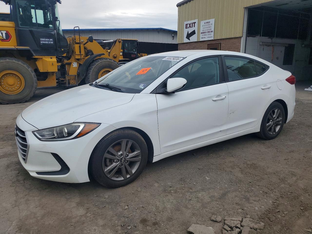 Salvage Hyundai ELANTRA Image