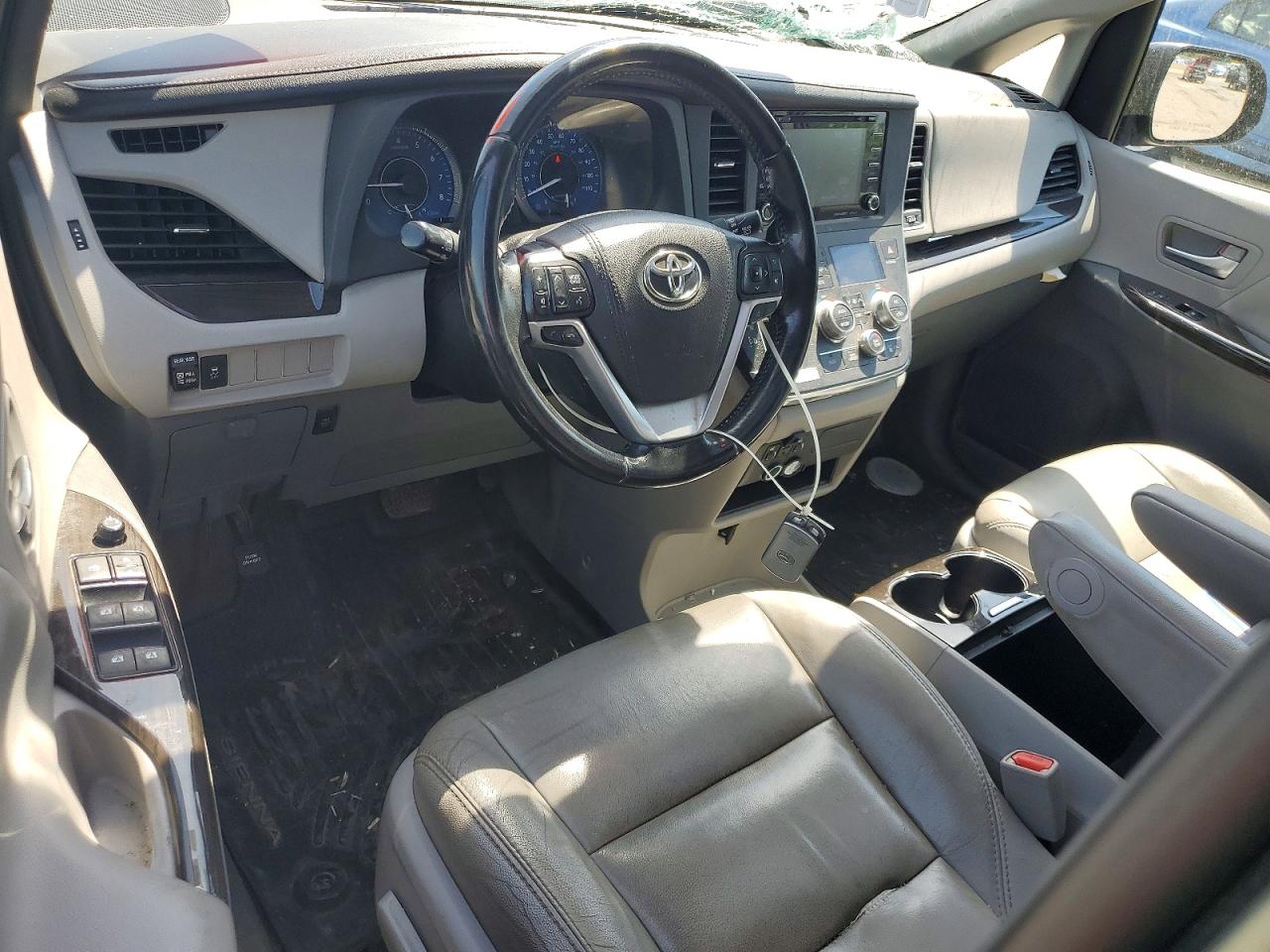 Toyota Sienna Xle 8-passenger