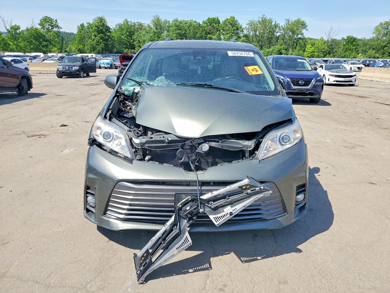 Toyota Sienna Xle 8-passenger
