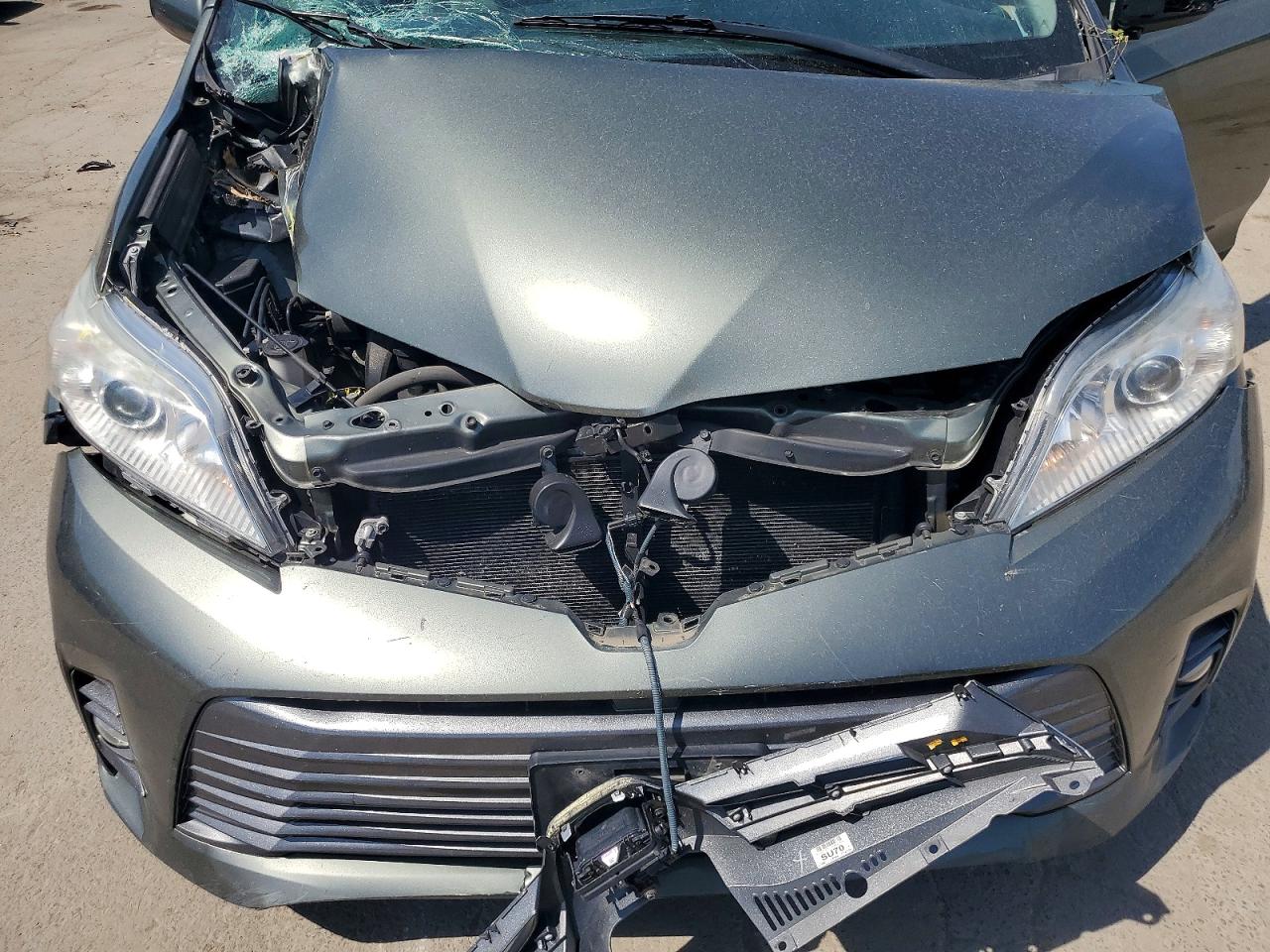Toyota Sienna Xle 8-passenger