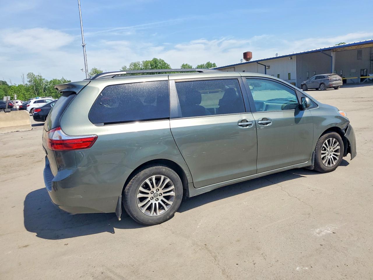 Toyota Sienna Xle 8-passenger