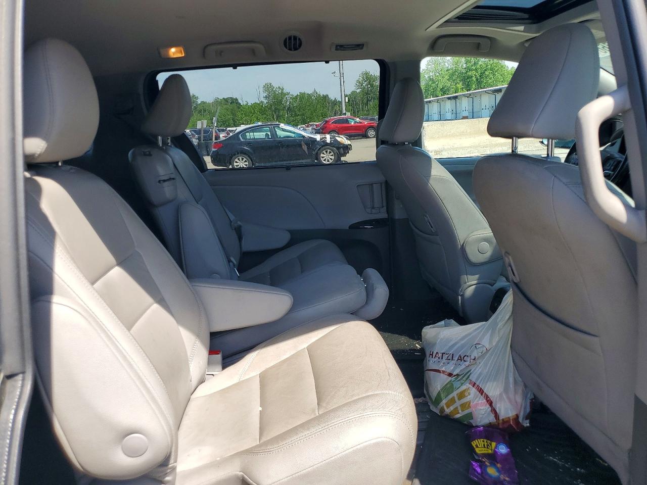 Toyota Sienna Xle 8-passenger