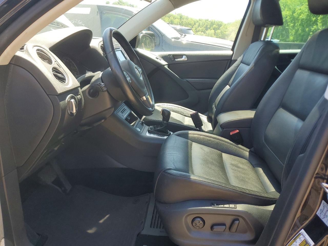 Volkswagen Tiguan S