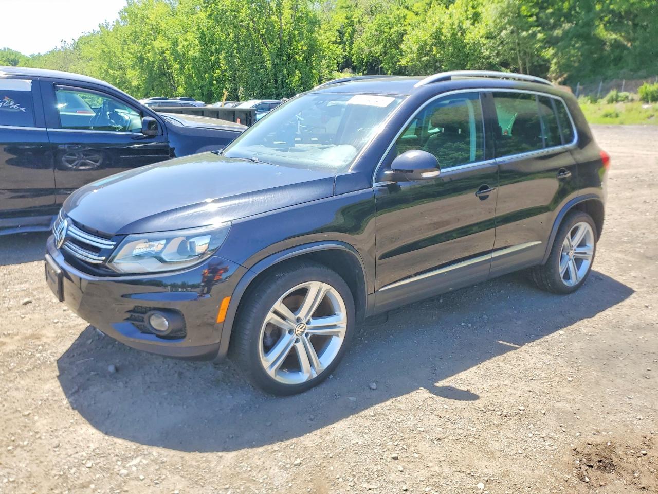 Salvage Volkswagen Tiguan Image