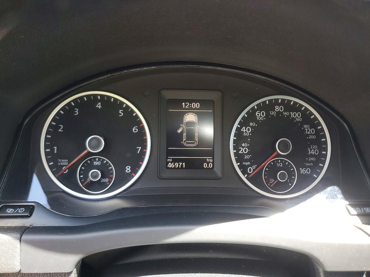 Volkswagen Tiguan S