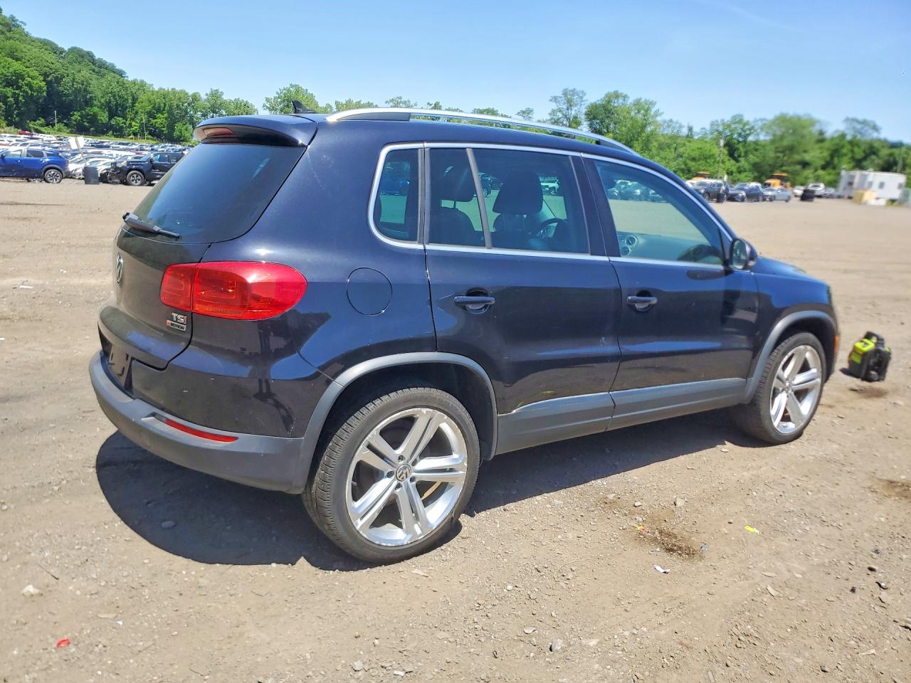 Volkswagen Tiguan S