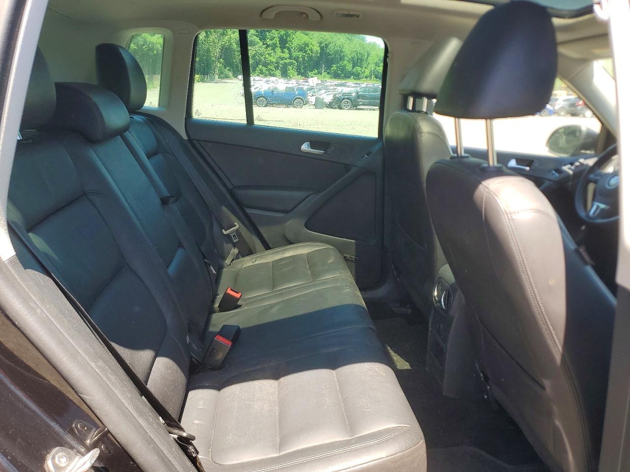 Volkswagen Tiguan S