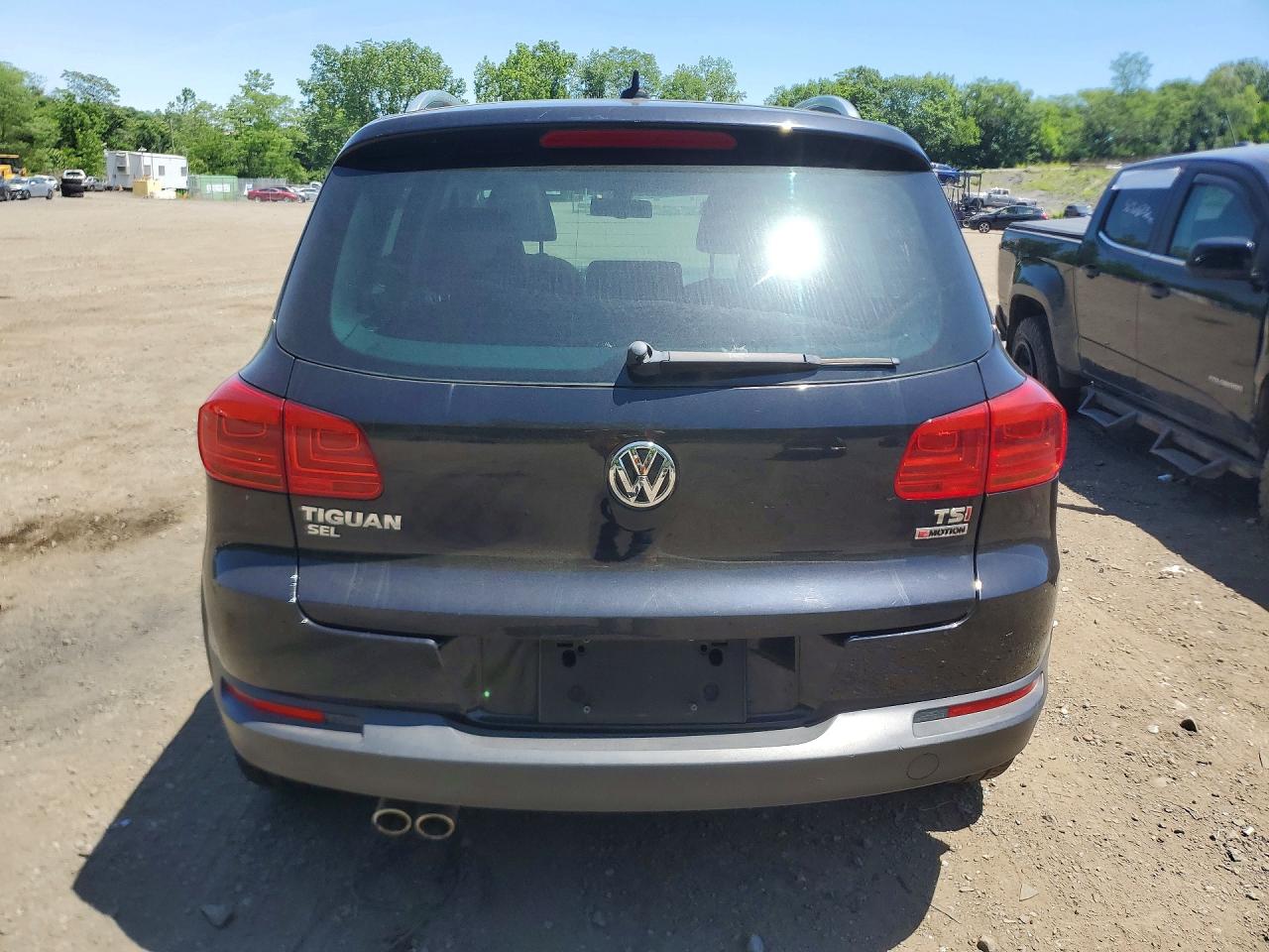 Volkswagen Tiguan S