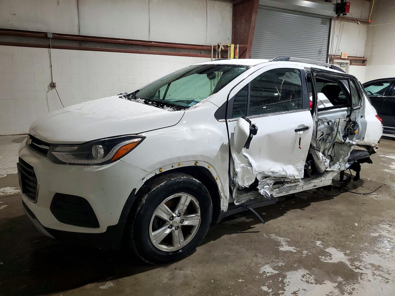 Salvage Chevrolet Trax Image