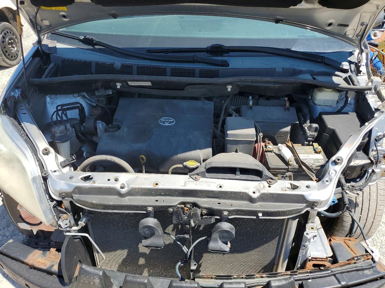Toyota Sienna Le