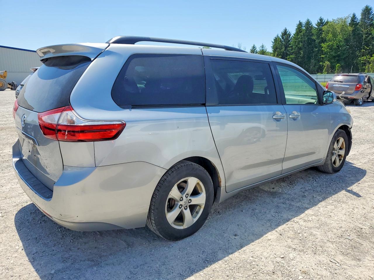 Toyota Sienna Le