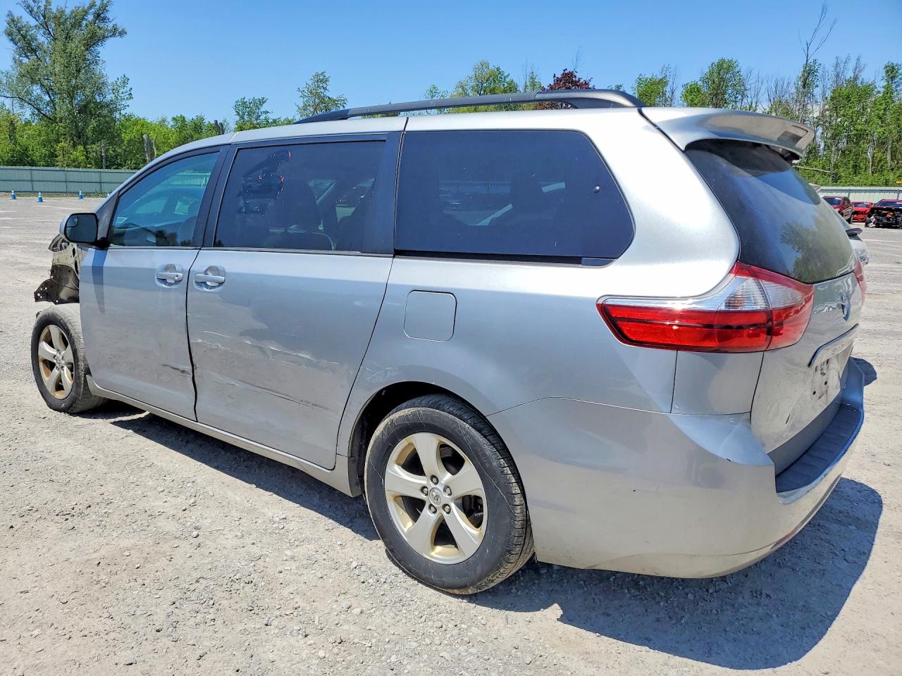 Toyota Sienna Le