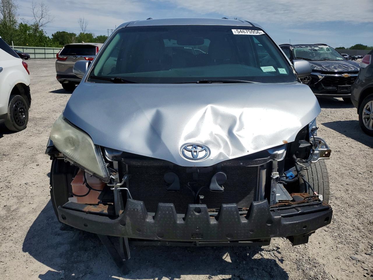 Toyota Sienna Le