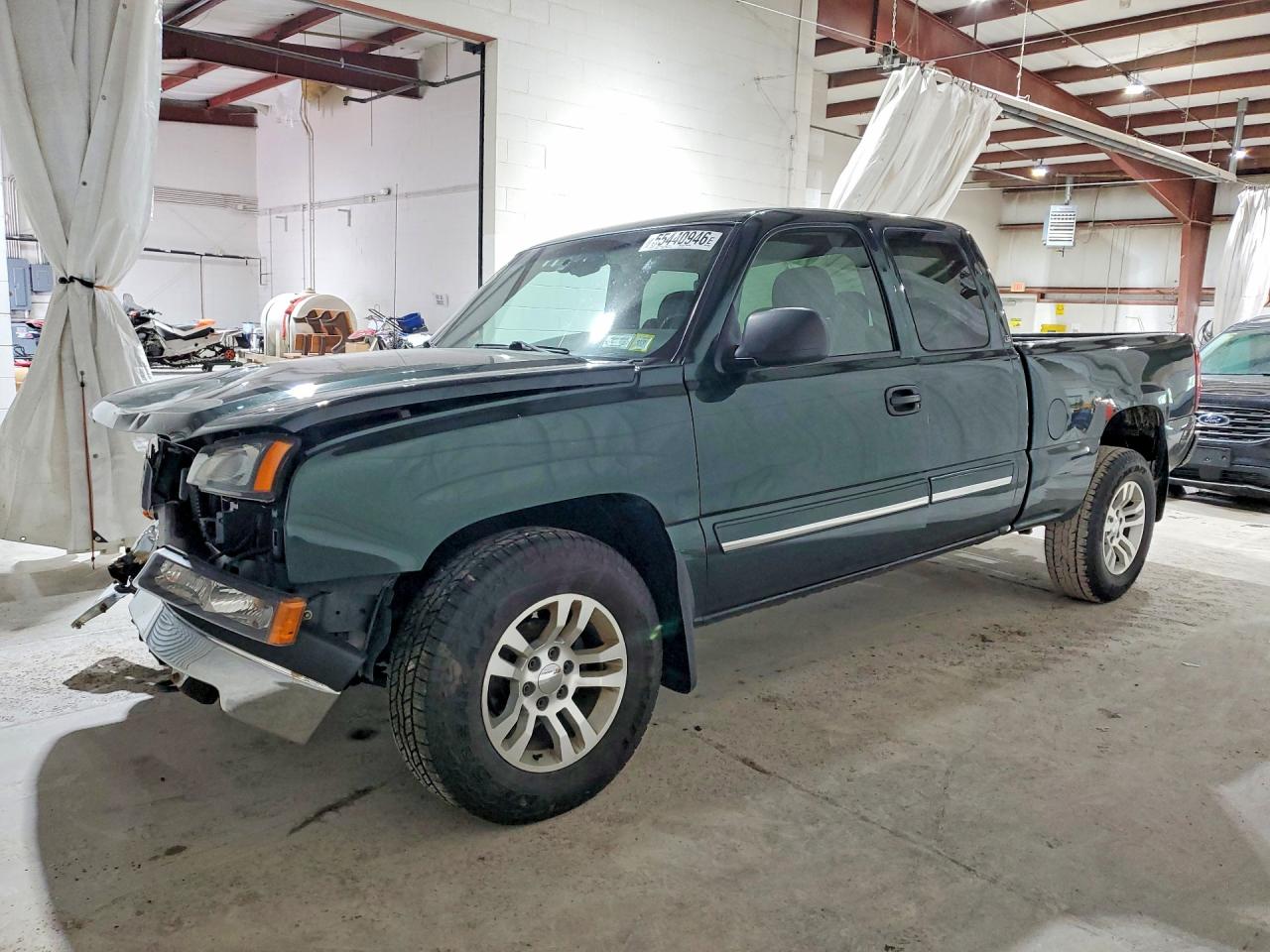 Salvage Chevrolet Silverado Image