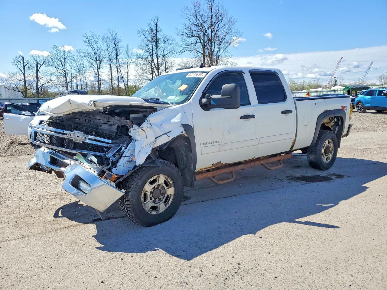 Salvage Chevrolet Silverado Image