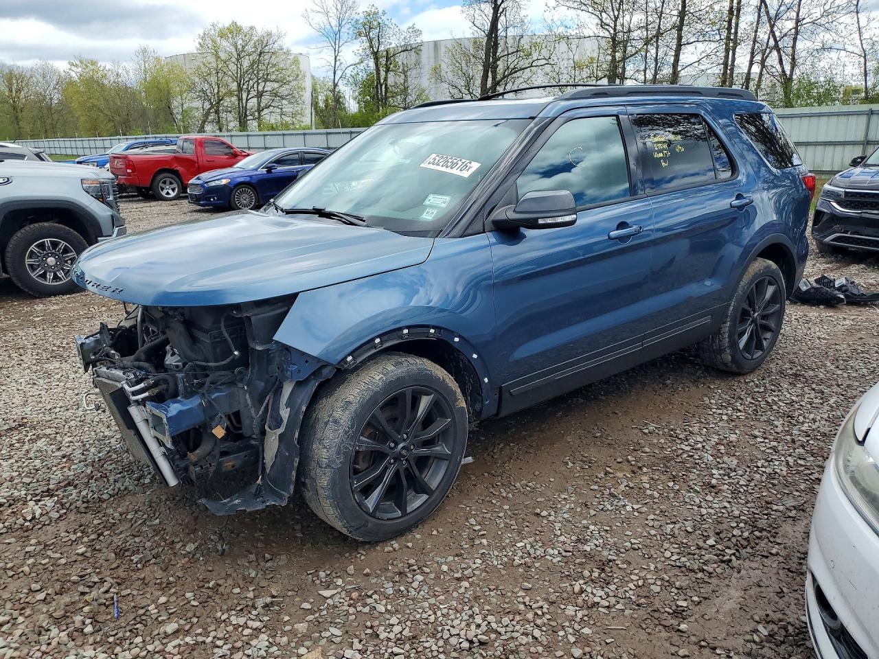 Salvage Ford Explorer Image