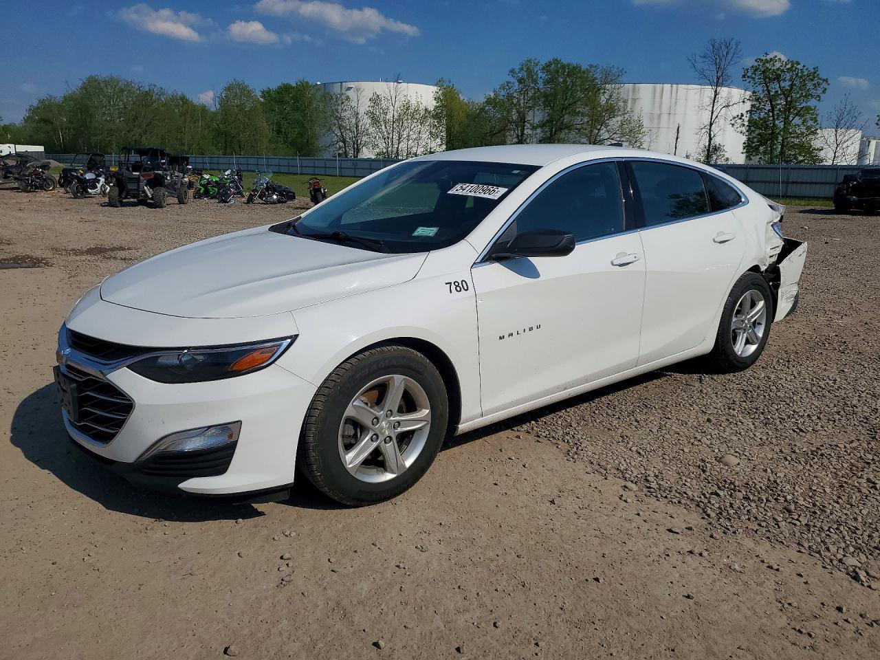 Salvage Chevrolet Malibu Image