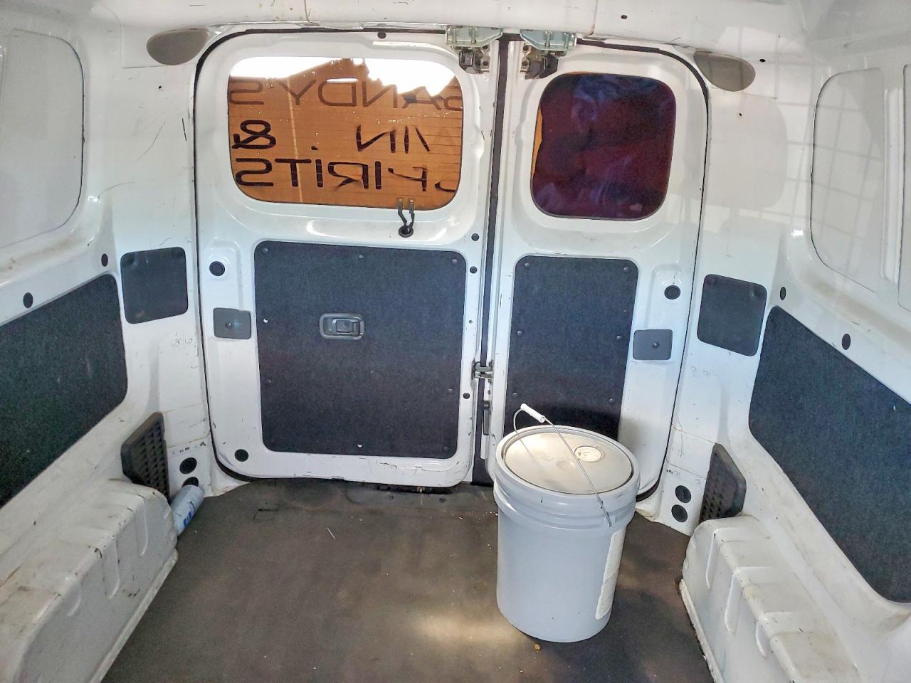 Nissan Nv