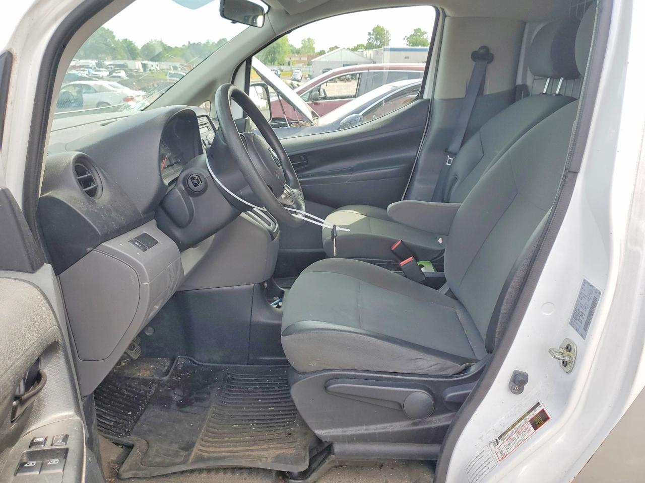 Nissan Nv