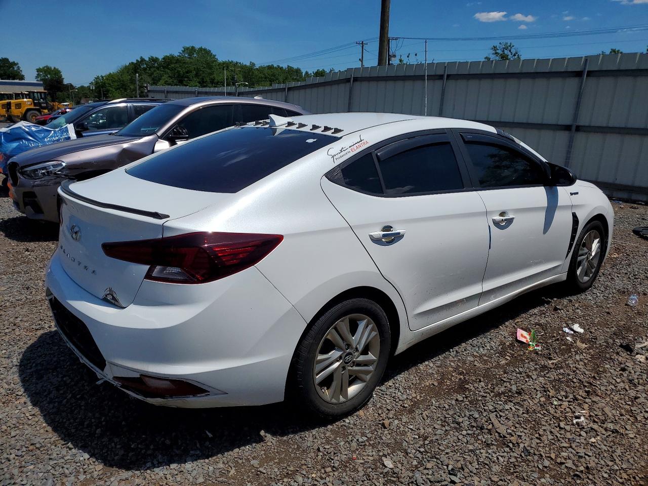 Hyundai ELANTRA Sel