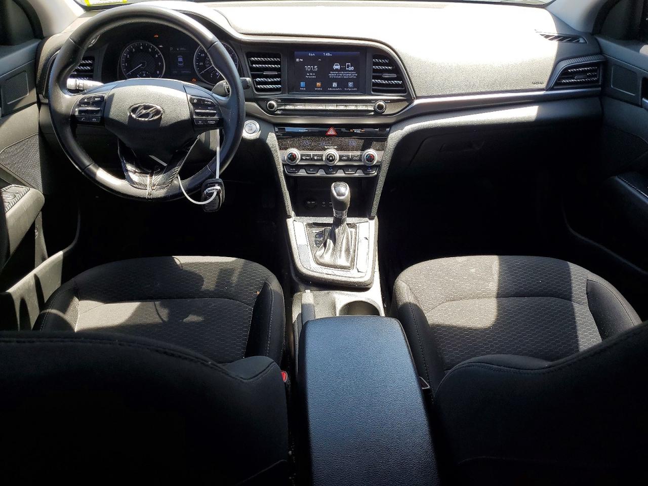 Hyundai ELANTRA Sel