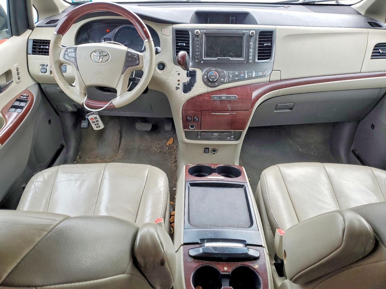 Toyota Sienna Limited 7-passenger