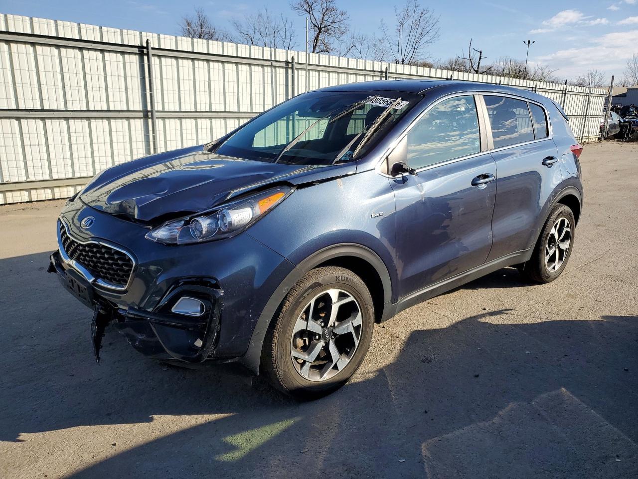 Salvage Kia Sportage Image