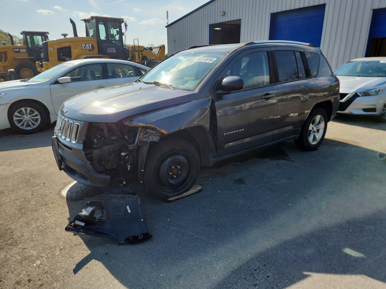 Salvage Jeep Compass Image
