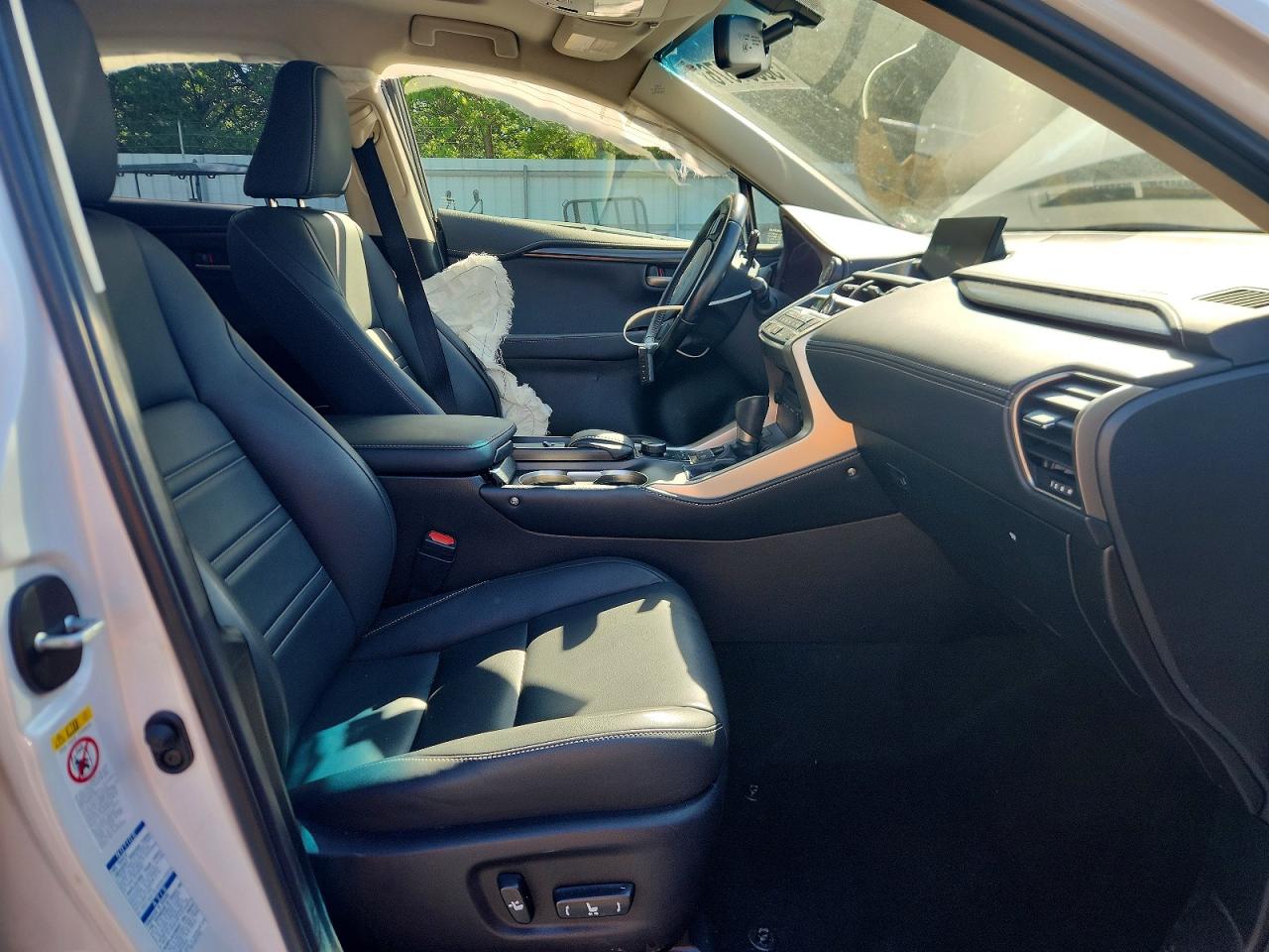 Lexus NX Base