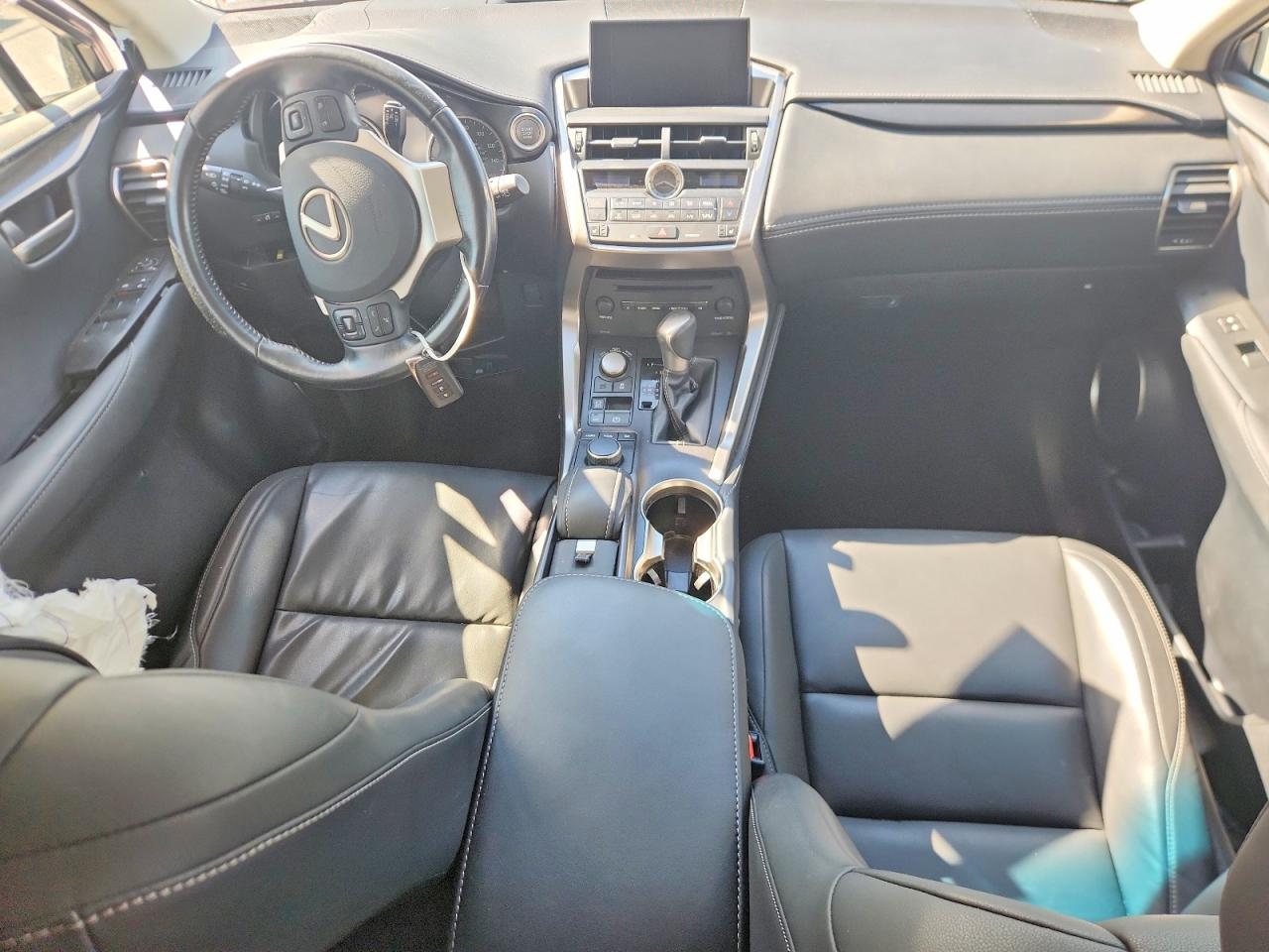 Lexus NX Base