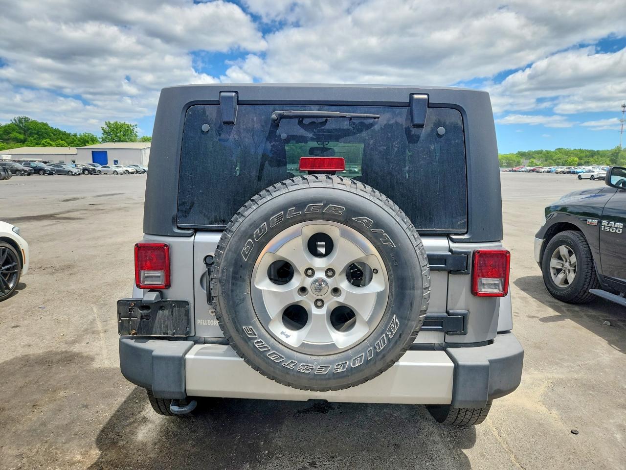 Jeep Wrangler Sahara