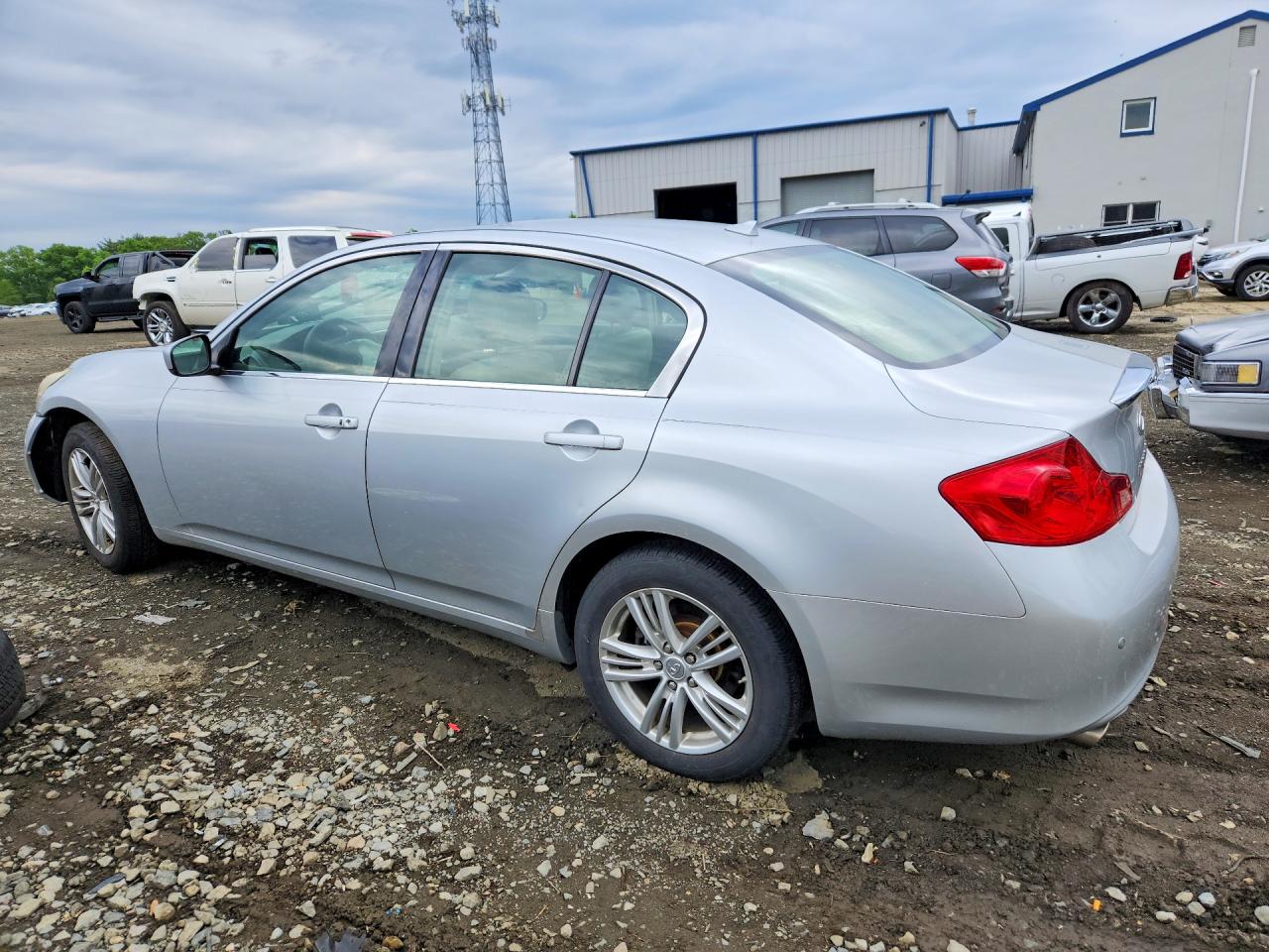 INFINITI G37 X