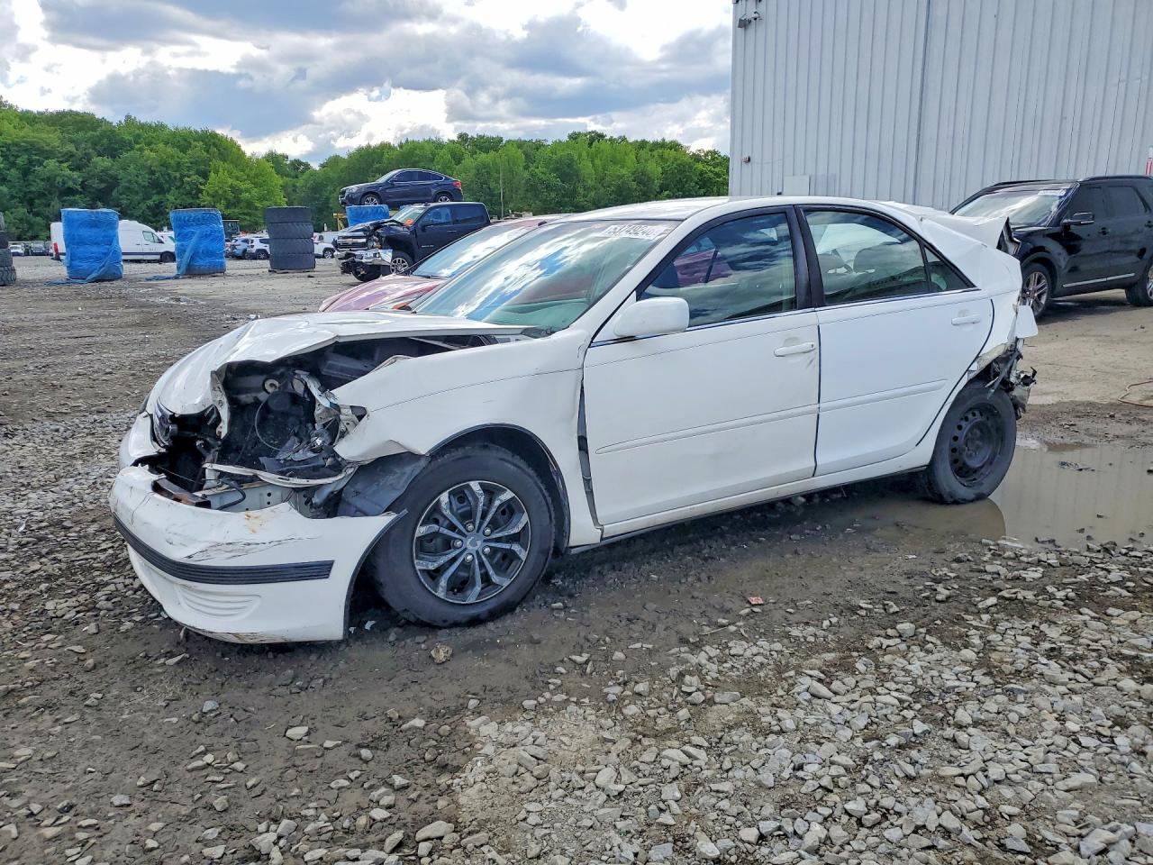 Salvage Toyota Camry Image