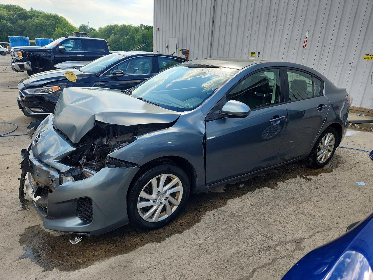 Salvage Mazda 3 Image