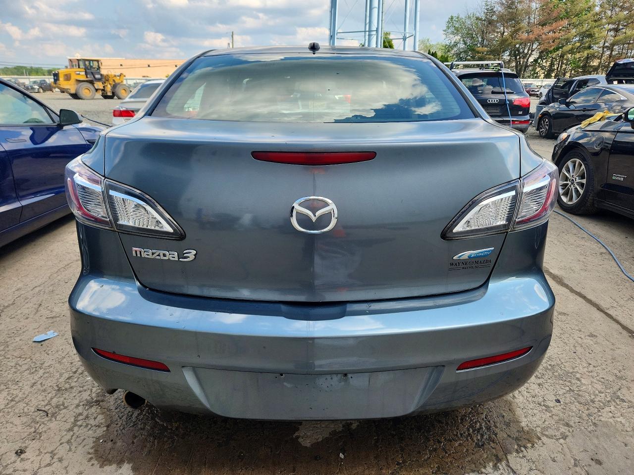 Mazda 3 I