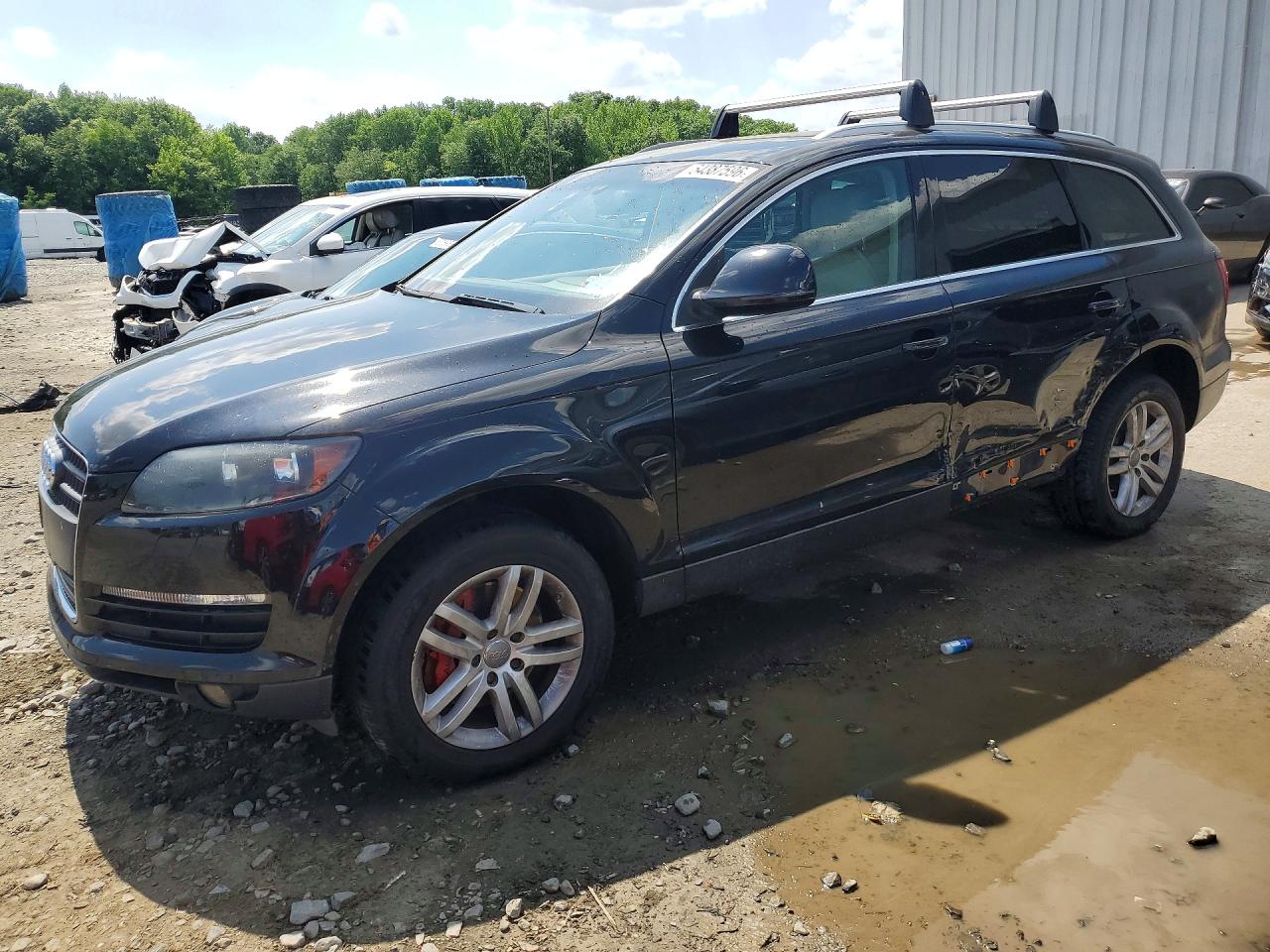 Salvage Audi Q7 Image