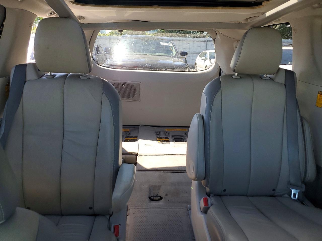 Toyota Sienna Limited 7-passenger