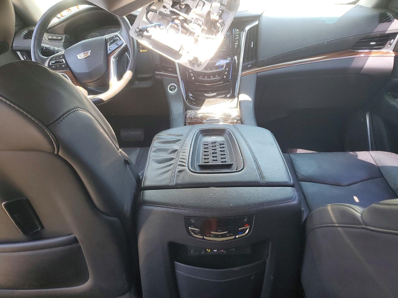 Cadillac Escalade Premium