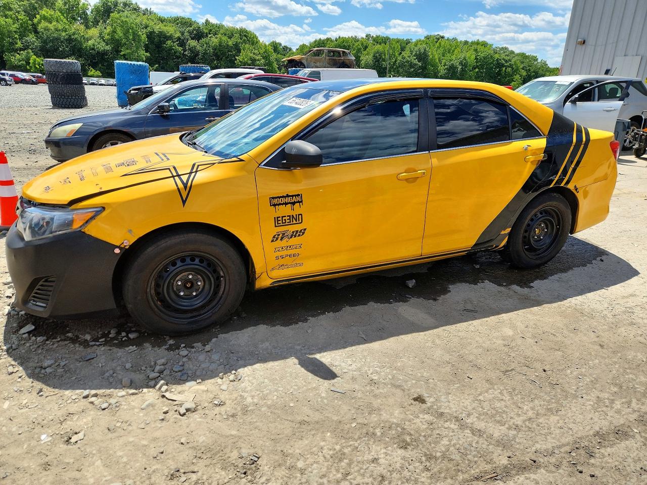 Salvage Toyota Camry Image
