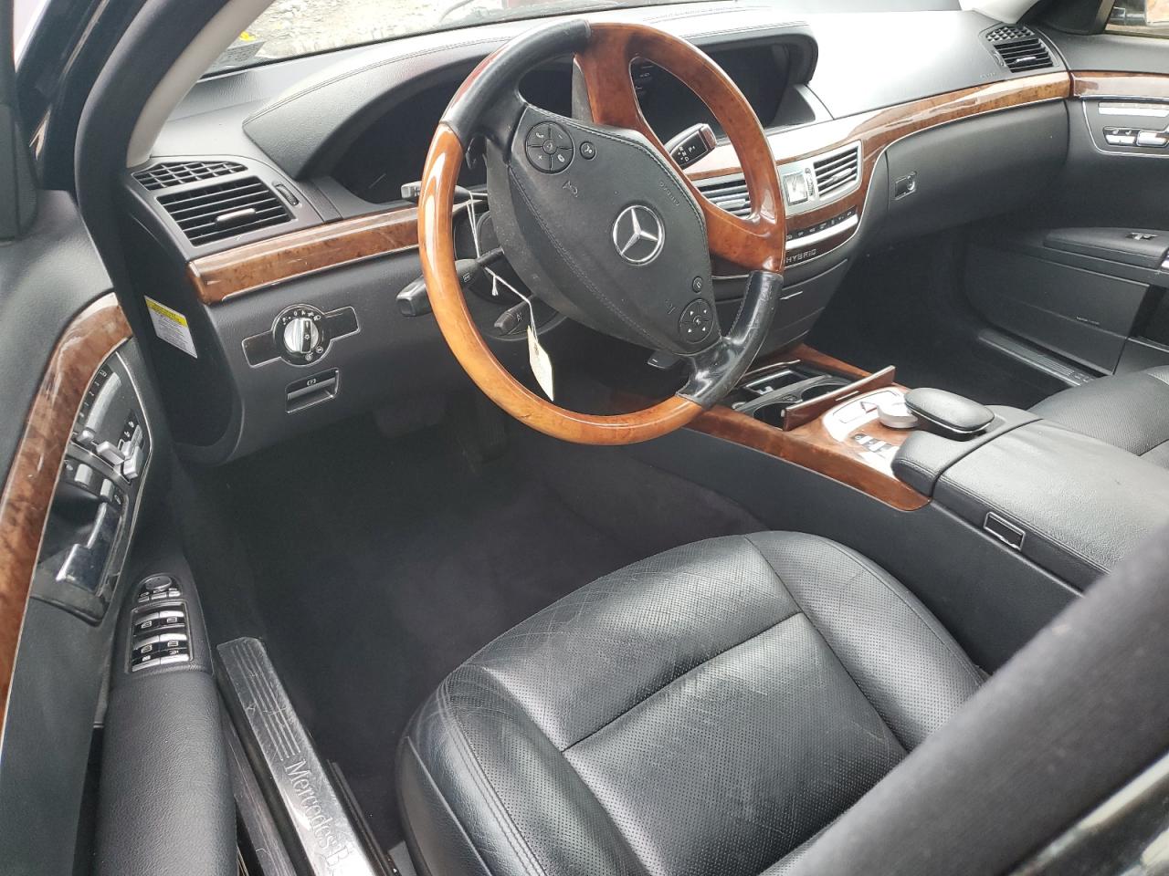 Mercedes-Benz S-Class 400