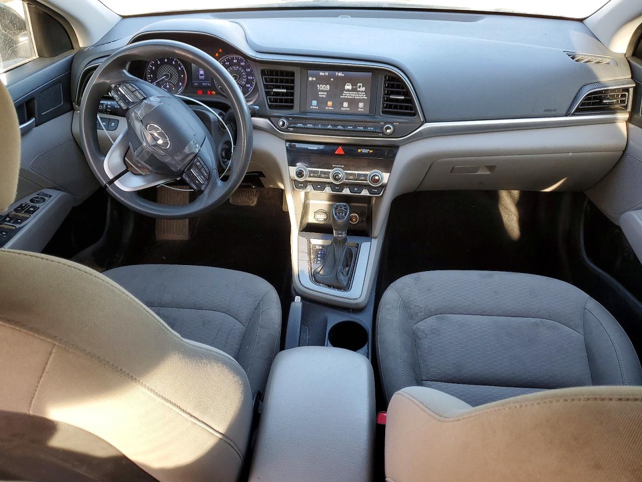 Hyundai ELANTRA Sel